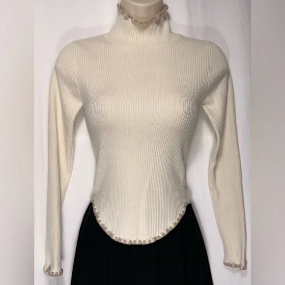 HEARTLOOM Vika Top - Picture 2 of 4